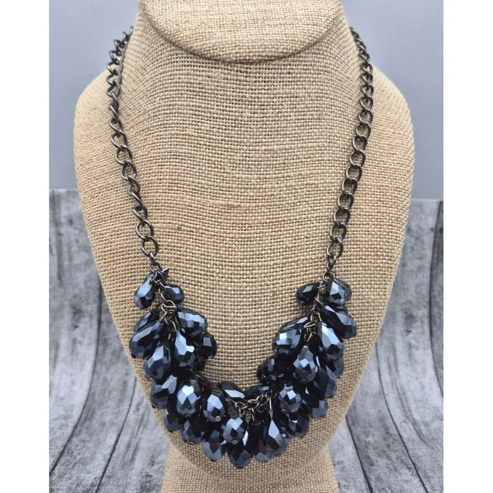 Simply Vera Wang Bib Necklace Dark Blue Faceted Glass Beads Black Gunmetal Chain
